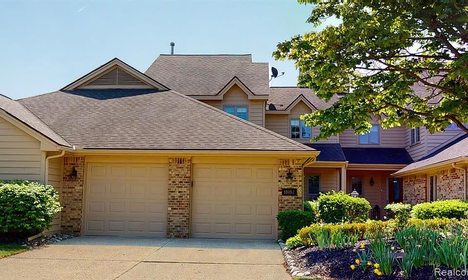 1st image of 18182 Blue Heron Dr W #91