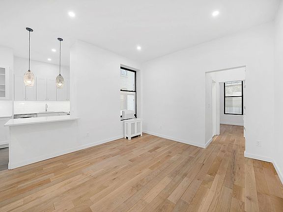 2nd image of 135 W 16th St #111