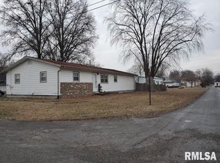 402 N Maple St, Du Quoin, IL 62832