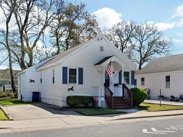 6256 Ocean Blvd, Chincoteague, VA 23336