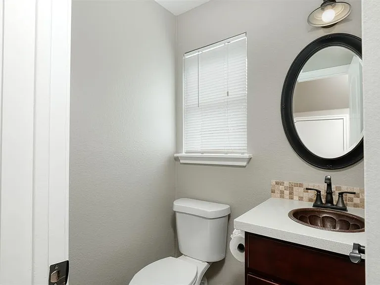 2412 Willow Way — Photo 12
