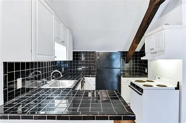 1125 Royal St #3 — Photo 12