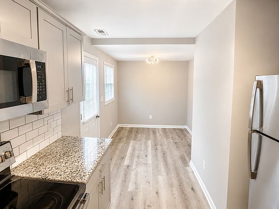 3rd image of 100 Ivey Rd #100