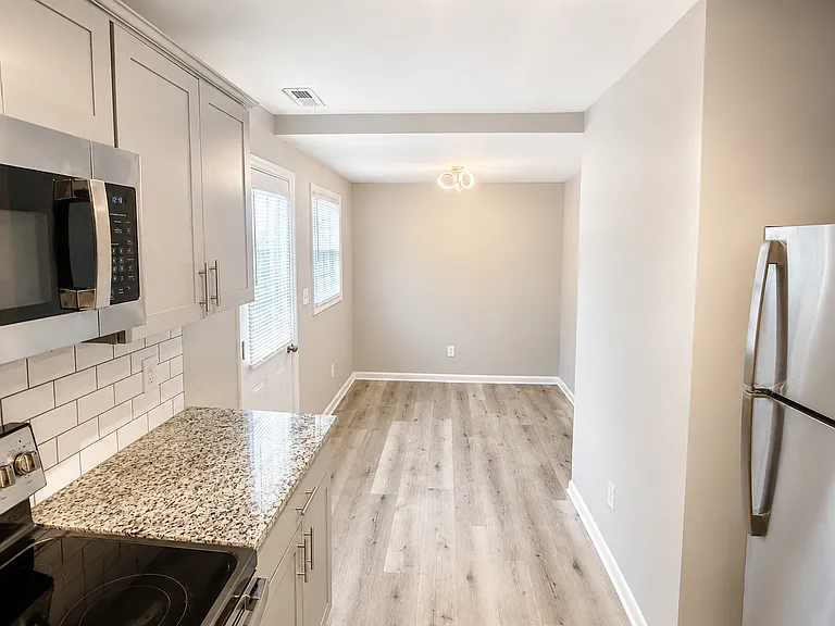 100-114 Ivey Rd — Photo 3