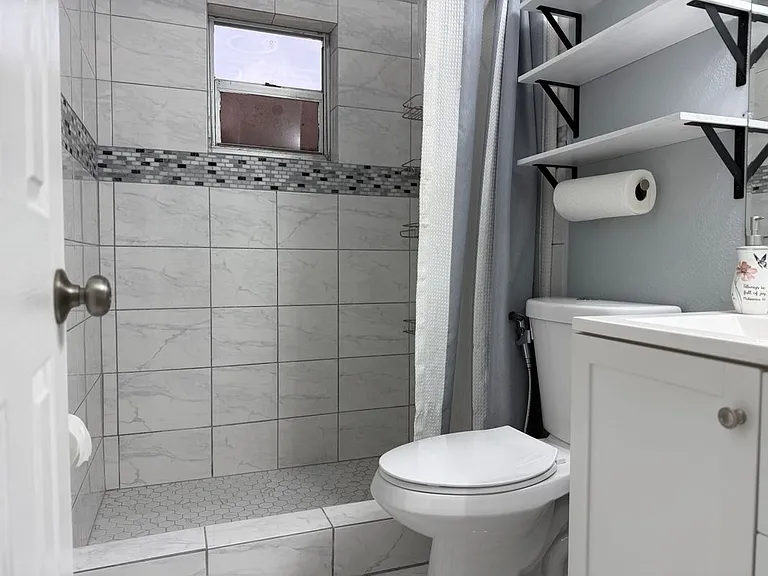 713 S Jenkins Rd — Photo 24