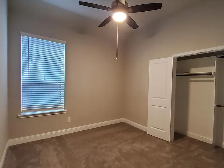 2106 Grapewood Ln — Photo 8