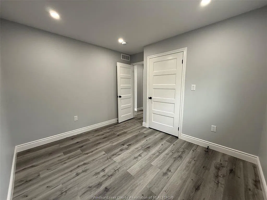2 bed, 1070 sqft, $1,900 — Photo 3