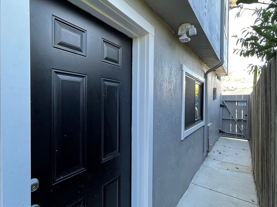 1st image of 225 Aspen Ave