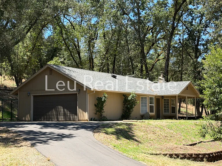 2598 Running Deer Rd — Photo 1