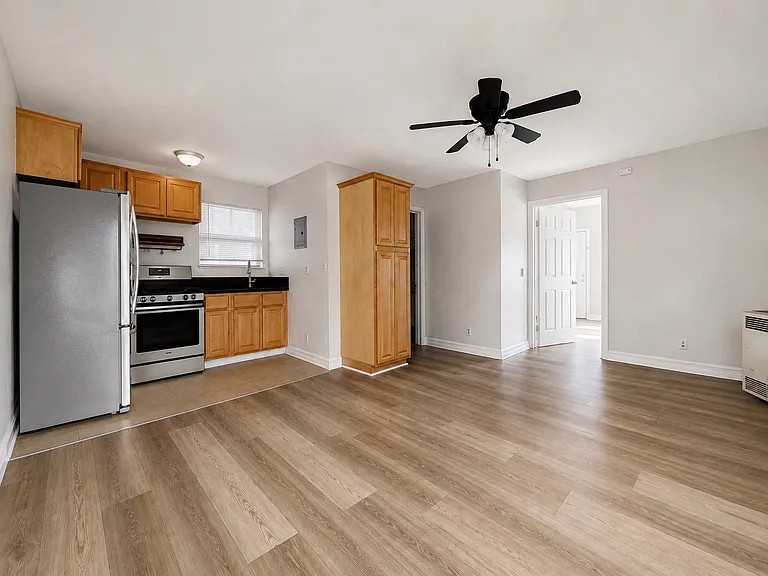 1078 E Ocean Blvd #5 — Photo 3