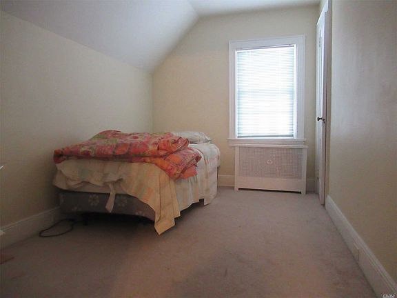 3rd image of 39 Yorktown St
