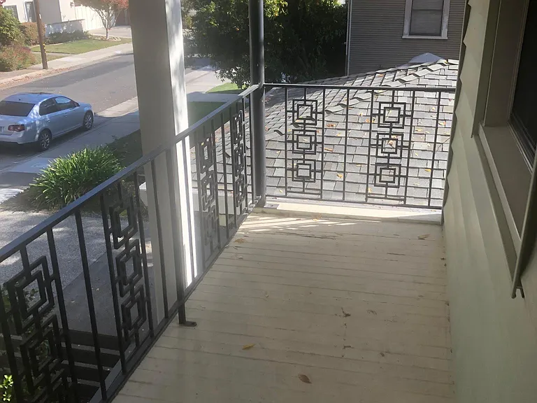 824 1/2 9th Ave #UPPER — Photo 3