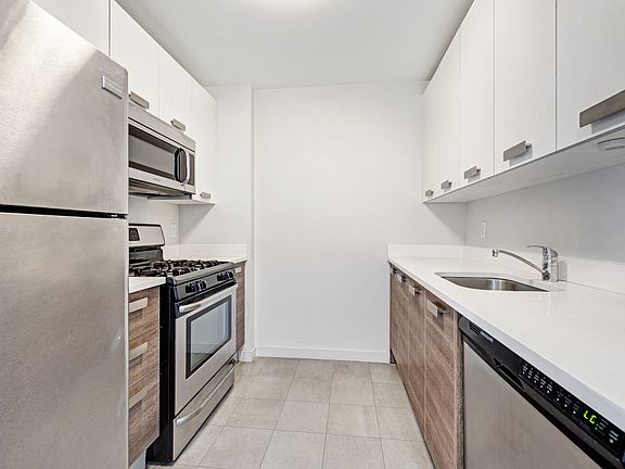 4th image of 46-09 11th St #3Z