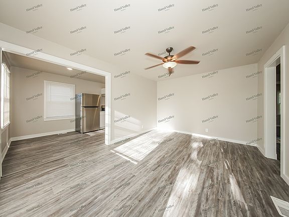 3rd image of 1612 Thompson Dr