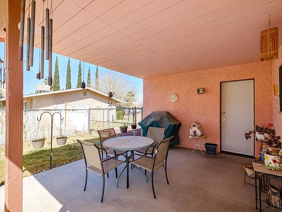 4th image of 10770 Redlands Ave