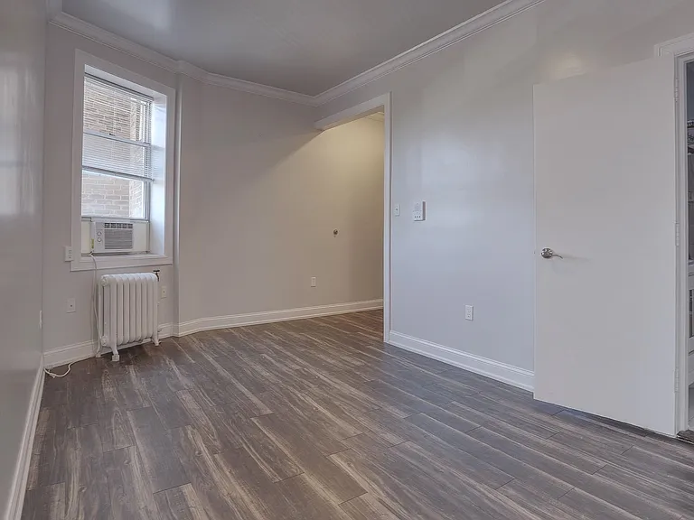 3-5 Potter Pl #4C — Photo 6