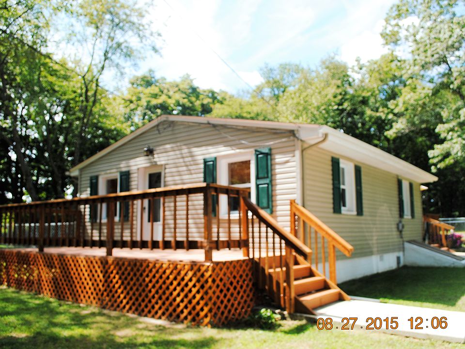 1st image of 133 Crow Pond Rd
