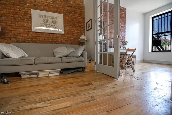 Rented by EXR | media 7