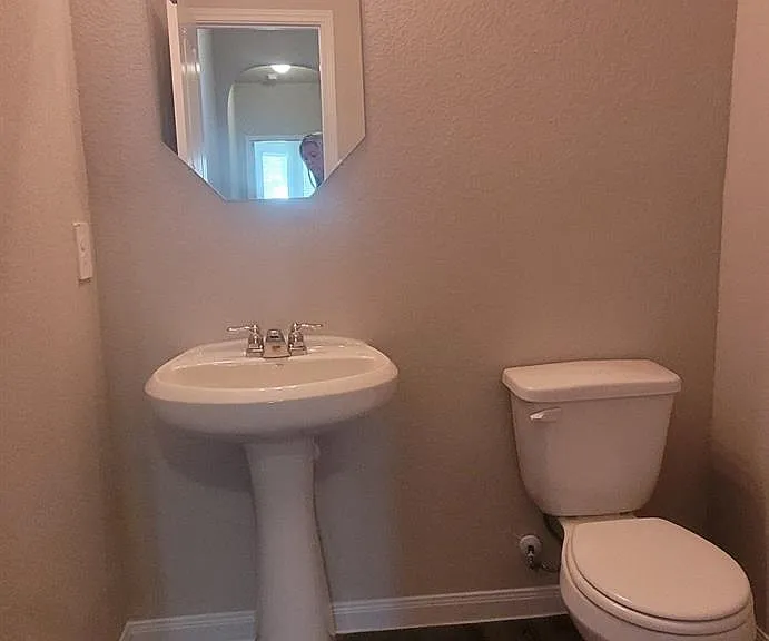 2934 Lawrence Park Ct — Photo 13
