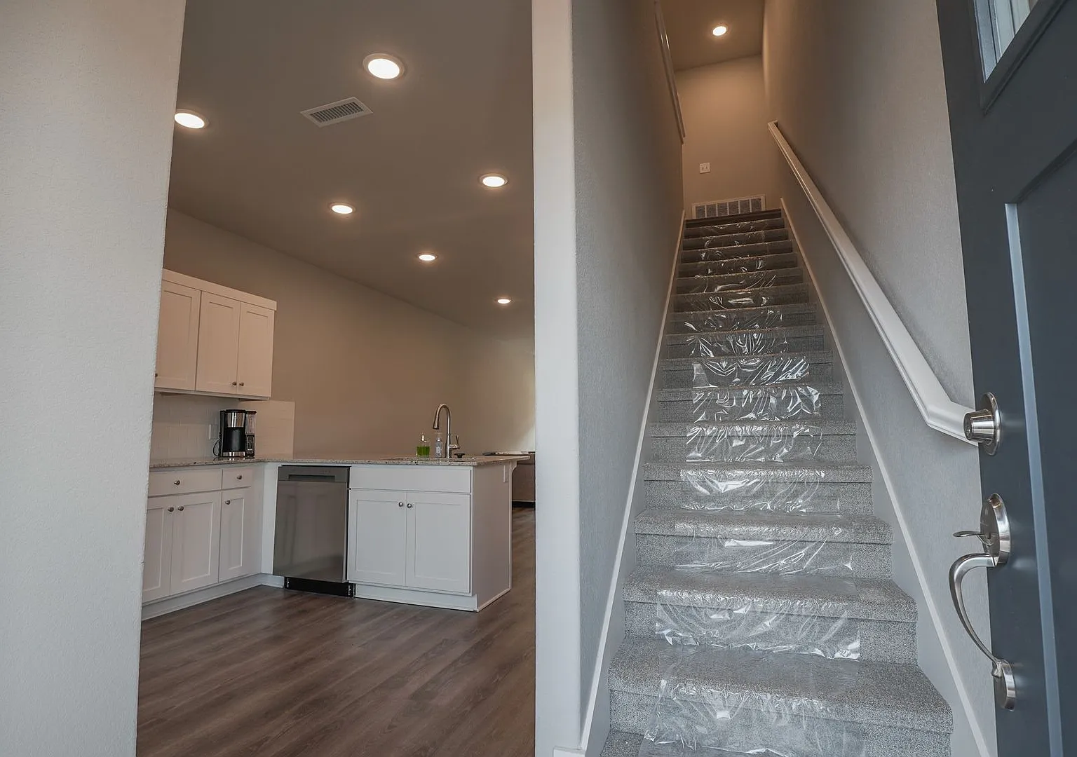 2 bedroom 2.5 bath home located in Fayetteville, AR — Photo 2