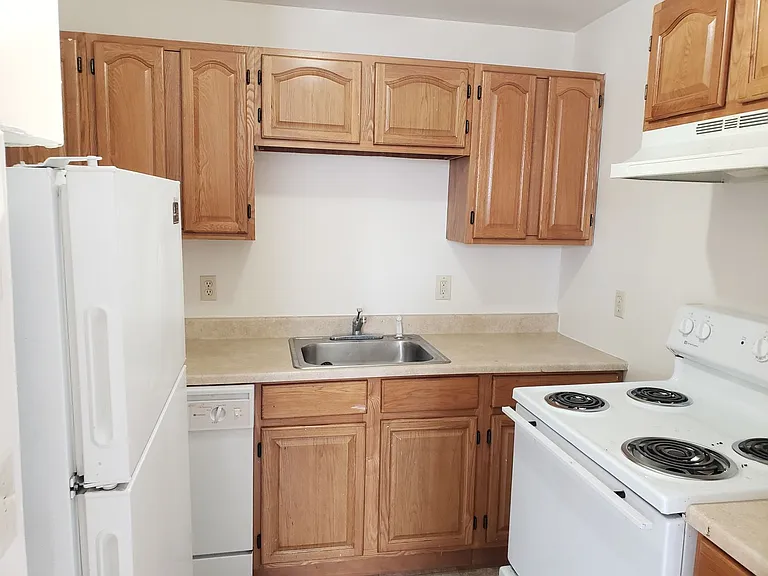 Main 1059 — Photo 2