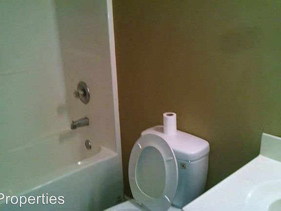 3rd image of 207 Longfellow Ave