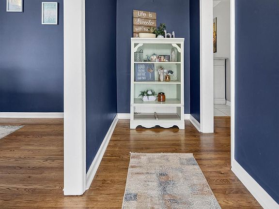 3rd image of 314 W 41st St