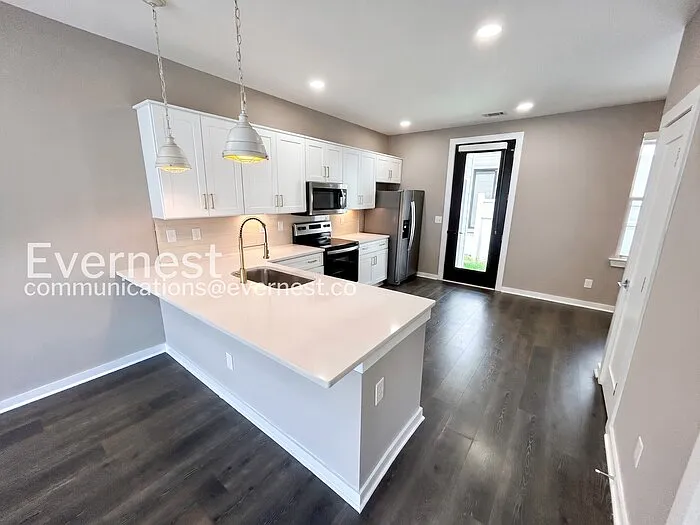 303 Jeffries Way — Photo 5