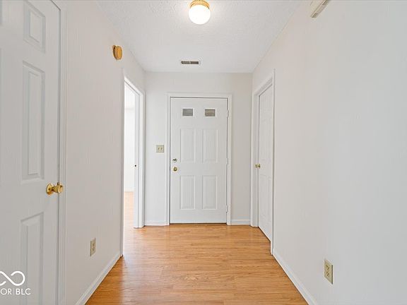 4th image of 343 S Windstone Ct