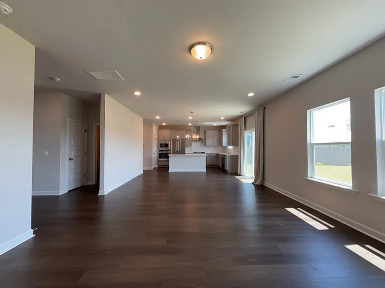 445 Navona Dr — Photo 9