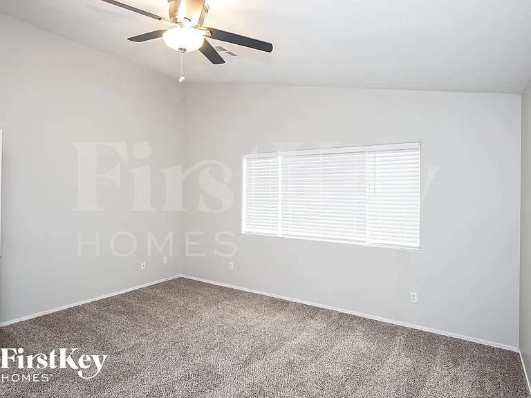 985 Blue Lantern Dr — Photo 8