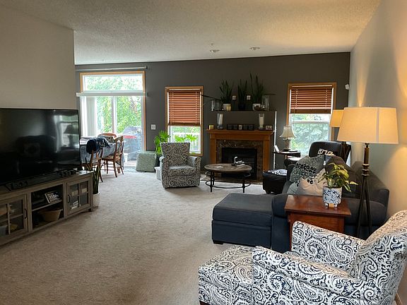 3rd image of 15615 Lilac Dr