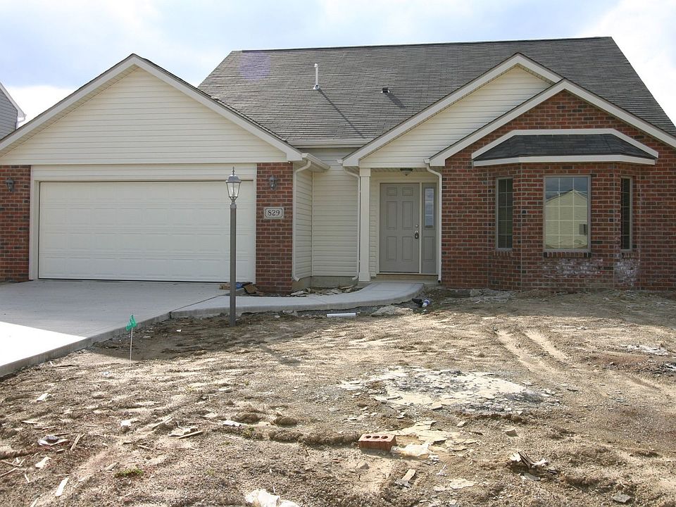 1st image of 829 N Newport Run