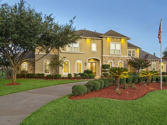 3rd image of 4511 Creek Point Ln