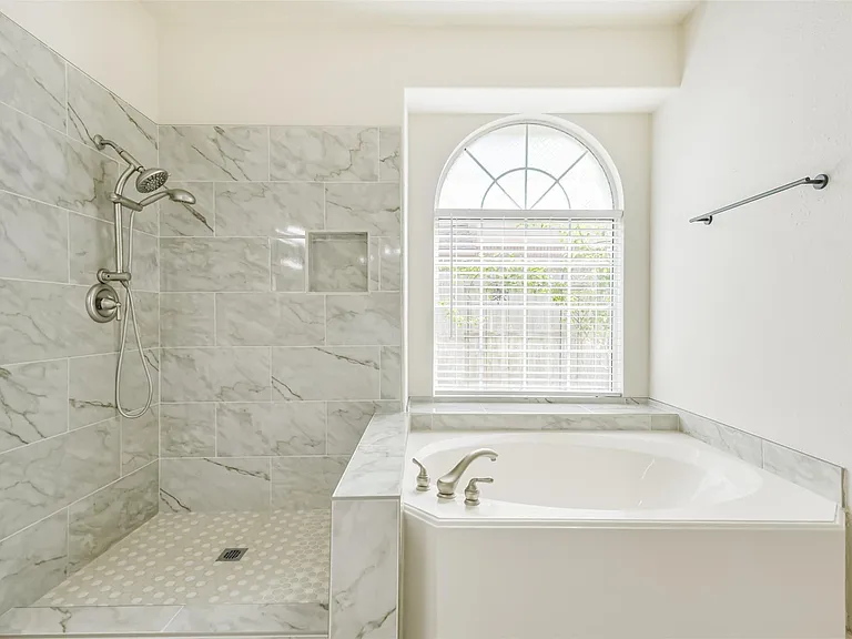 11918 Mariposa Canyon Dr — Photo 39