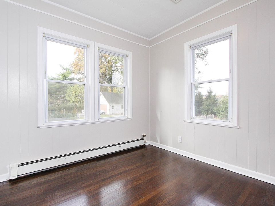 2nd image of 216 Clark Pl