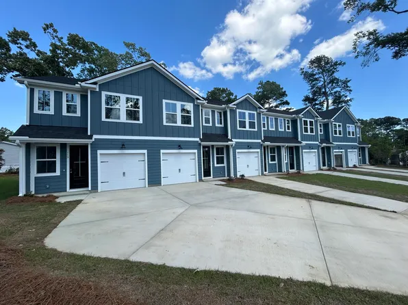 121 Berry Shoals Dr, Summerville, SC 29485