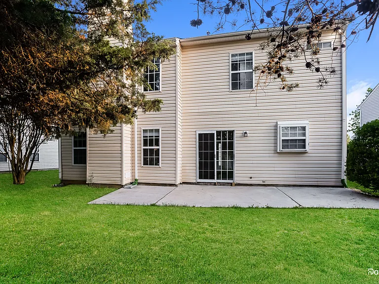 7819 Belchester Cir — Photo 15
