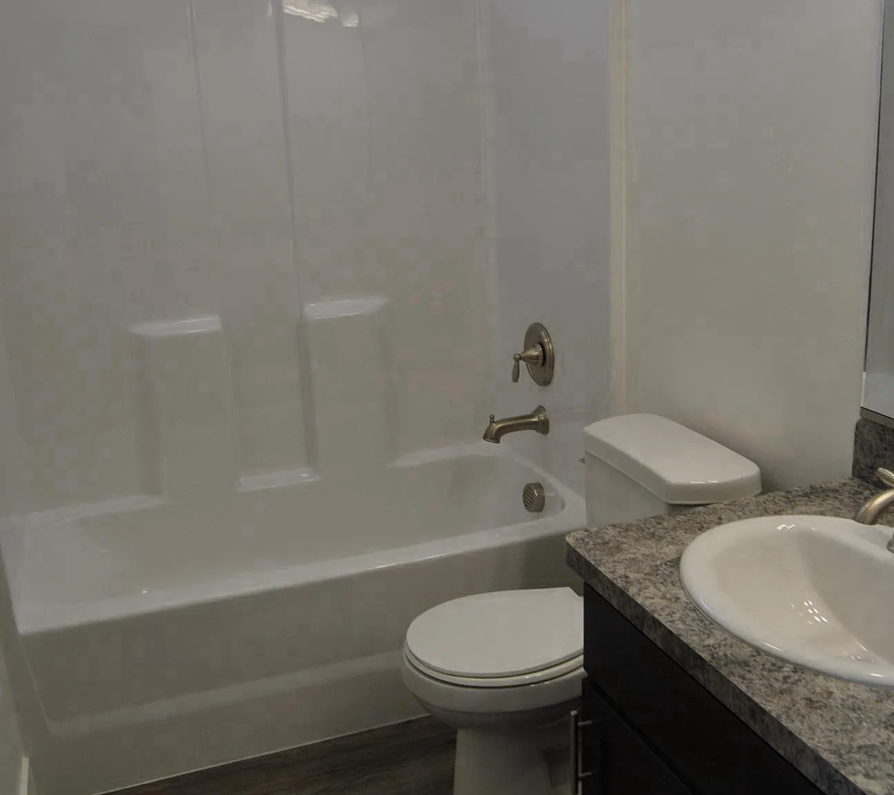 6 bed, 2730 sqft, $2,350 — Photo 2