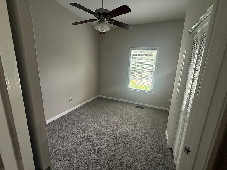 907 Crew St SW — Photo 16