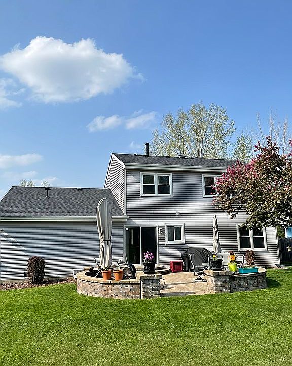 2nd image of 820 Hanson St