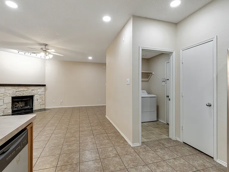 9905 Tyler Dr — Photo 12