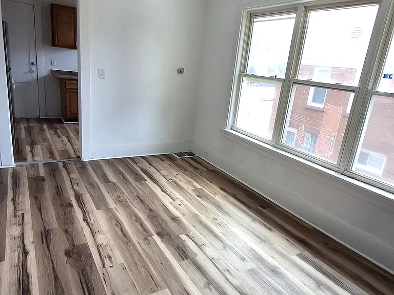 205 205/207 E 3rd St #205 — Photo 2