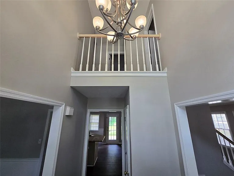 724 Jamie Way NE — Photo 6