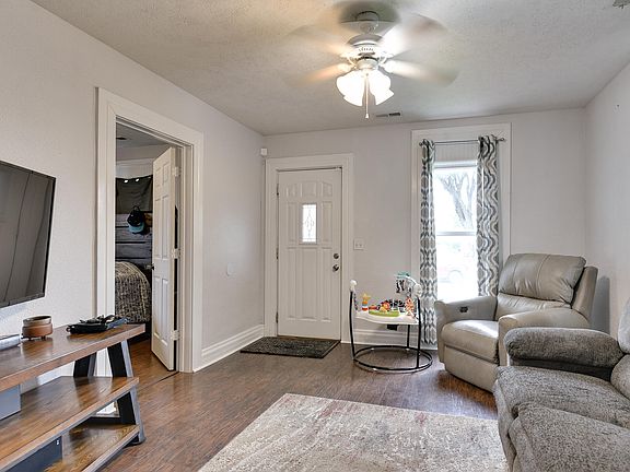 4th image of 1318 Avenue I
