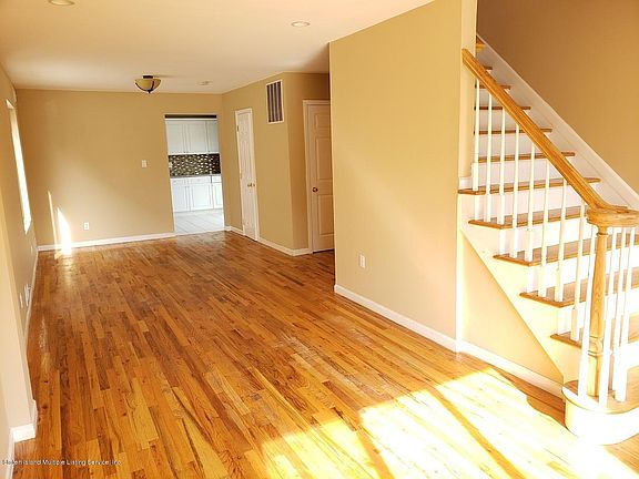 2nd image of 447 Lincoln Ave