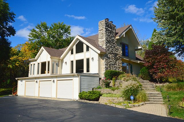 1st image of 21720 Cambridge Dr