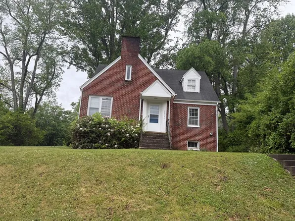 12138 Linden St, Meadowview, VA 24361