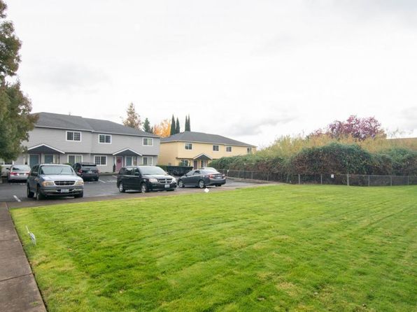2030 Brookhurst St APT 44, Medford, OR 97504