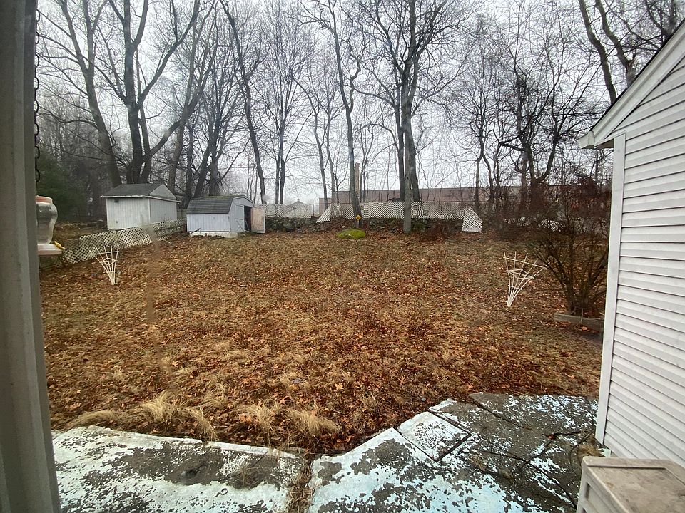 2nd image of 127 Jay St Unit 2